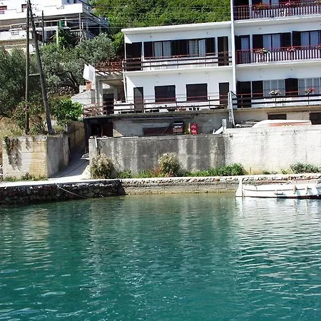 Guest house Triple Luka 441a 3*